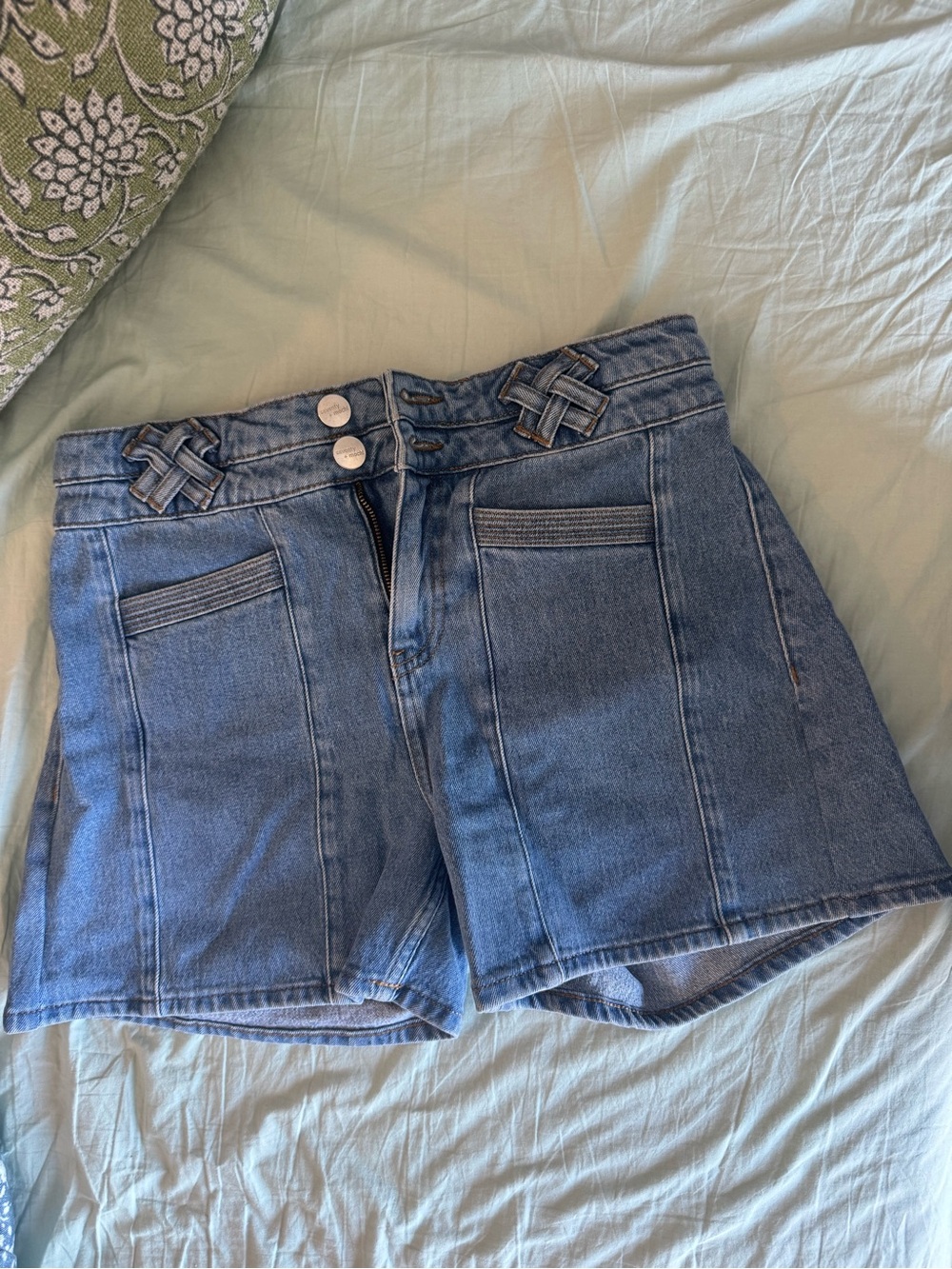 Seventy + Mochi denim shorts size 29.